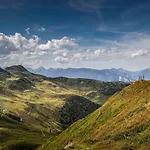 H19 - Modernes 145qm, 3sz, Wellnessbereich Mit Sauna Und Dachterrasse Mit Panoramablick, Kühlen Und Heizen Mit Geothermie Сasa de vacaciones *