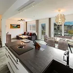 Сasa de vacaciones H19 - Modernes 145qm, 3sz, Wellnessbereich Mit Sauna Und Dachterrasse Mit Panoramablick, Kühlen Und Heizen Mit Geothermie Fügen