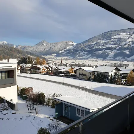 H19: Modern Wellness Retreat With Panoramic Rooftop Terrace Holiday home