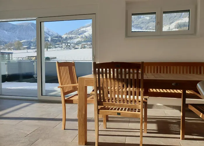 H19 - Modernes 145qm, 3sz, Wellnessbereich Mit Sauna Und Dachterrasse Mit Panoramablick, Kuehlen Und Heizen Mit Geothermie Hébergement de vacances *