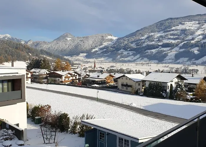 H19 - Modernes 145qm, 3sz, Wellnessbereich Mit Sauna Und Dachterrasse Mit Panoramablick, Kuehlen Und Heizen Mit Geothermie Nyaraló