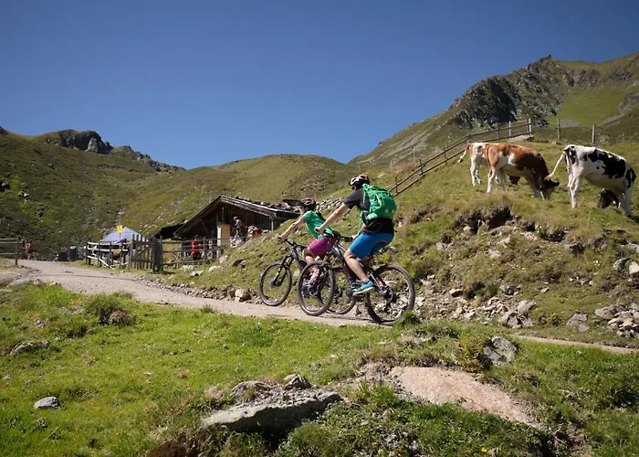 H19 - Modernes 145qm, 3sz, Wellnessbereich Mit Sauna Und Dachterrasse Mit Panoramablick, Kuehlen Und Heizen Mit Geothermie فغن